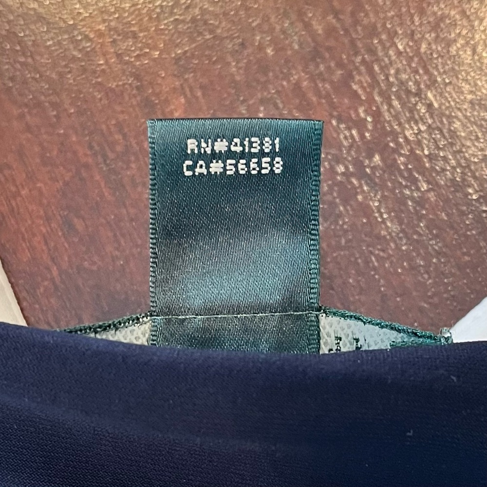 NWT Lauren Ralph Lauren Sz 8
Navy White Sheath Dress Ruched Waist Color Block - Picture 10 of 11